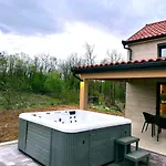 House Katica Grubine