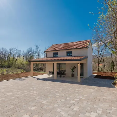 House Katica Grubine